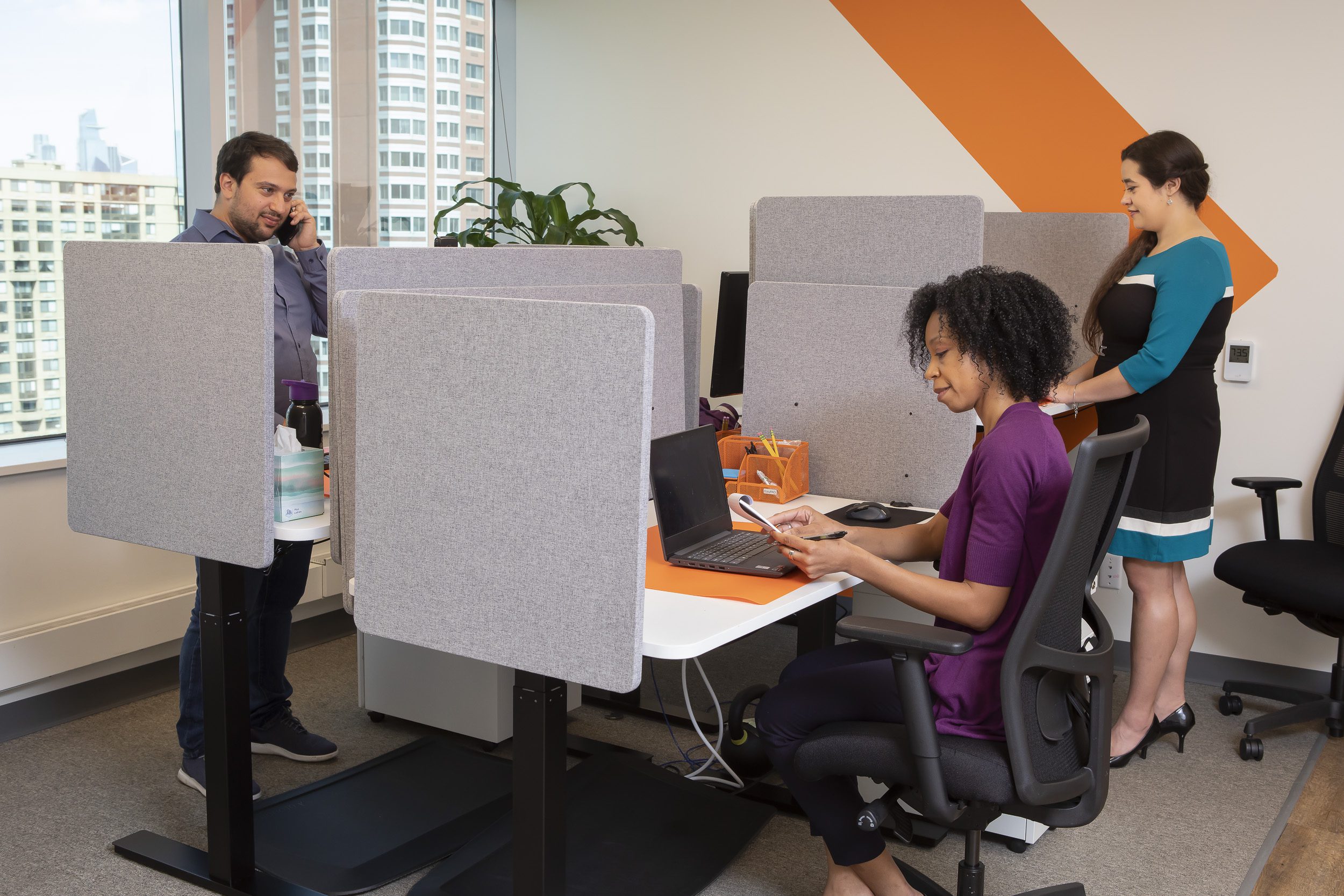 Reserve your hot desk in Jersey City to set a professional tone for your business